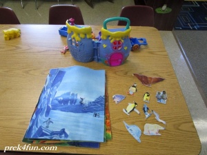 Letter W preschool activities Table center Winter Felt