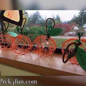preschool-yarn-pumpkins
